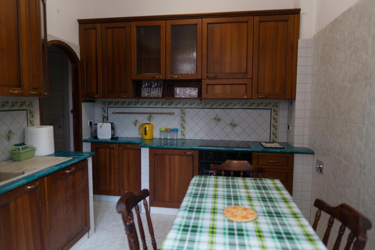 Отель Pasqualina'S House Рим Экстерьер фото